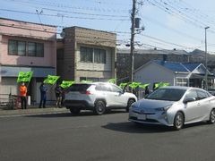 春の交通安全キャンペーン ~旗振り~