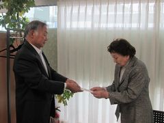 栗林後援会会長が勇退!