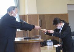令和5年度辞令交付式を挙行しました。